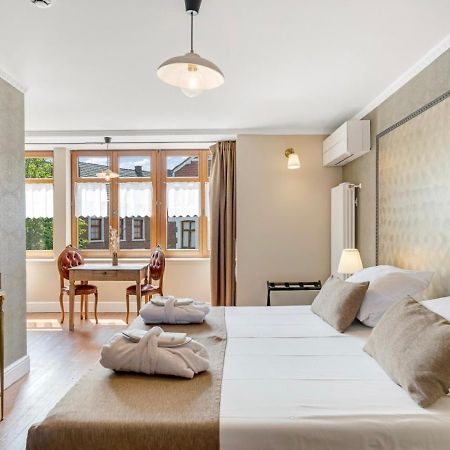 Bed and Breakfast Cafe Rene Борглон Экстерьер фото